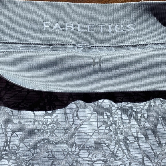 Fabletics Seamless Capris - Picture 4 of 5